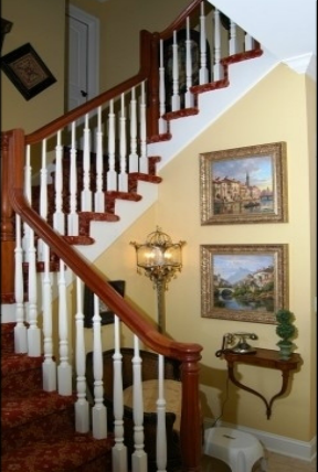 picture hanging stairs